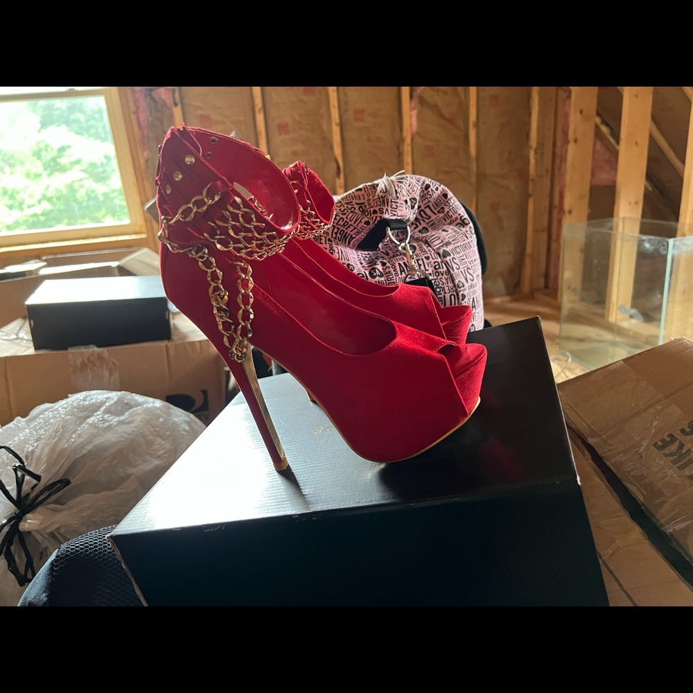 Shoedazzle Rylee size 6